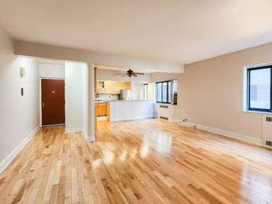 Main picture of 5060 N Marine Dr