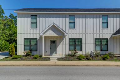 Main picture of 2035 Rosewood Dr