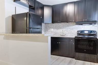 Main picture of 1091 SW 4th St