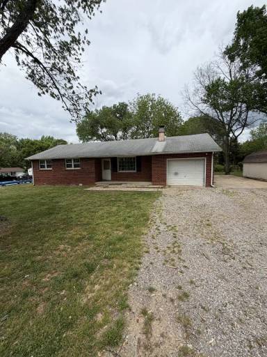 Main picture of 131 Neal Blvd