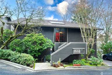 Main picture of 2628 4th Ave N Unit 306 Seattle WA 98109 ACL