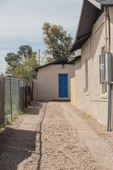 Main picture of 513 W 41st St