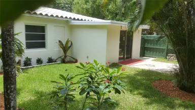 Main picture of 834 SW 11th St