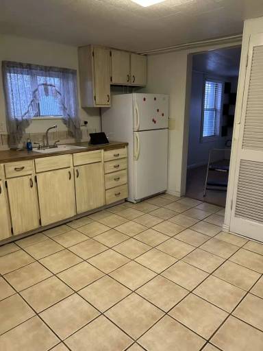 Main picture of 239 S 200 W