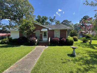 Main picture of 2211 Glendale Ave