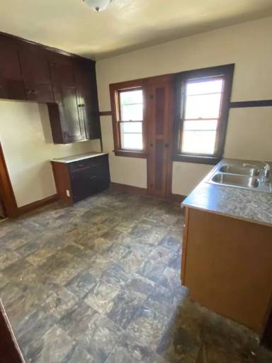 Main picture of 2909 N 60th St