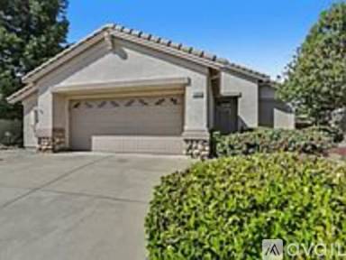 Main picture of 825 Magnolia Ln
