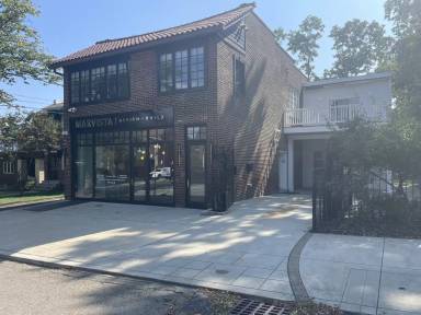 Main picture of 2415 Beechwood Blvd