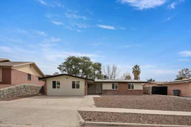 Main picture of 212 Lancer Way