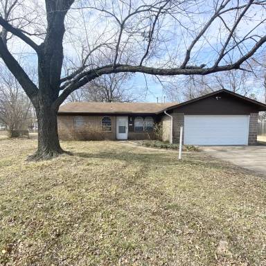 Main picture of 306 E 3rd St