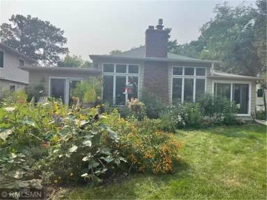 Main picture of 5421 W Bald Eagle Blvd