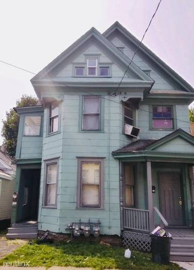 Main picture of 221 Lilac St