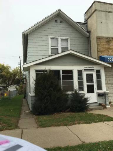 Main picture of 722 E Broadway St