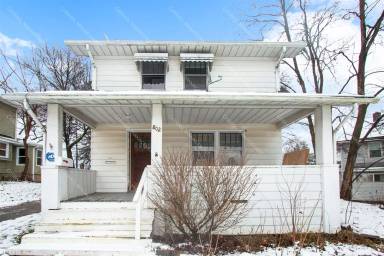 Main picture of 802 DuPont St