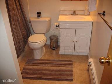 Main picture of 102 Sycamore St