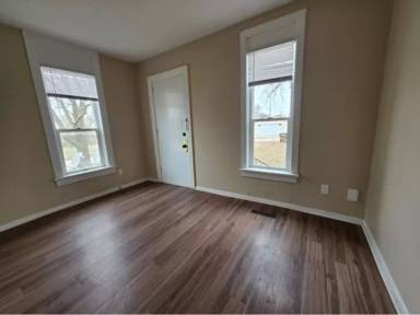 Main picture of 424 W 8th St