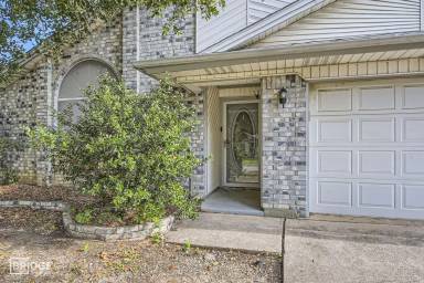 Main picture of 220 Dodge Trl