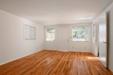 Main picture of 8735 NE Alberta St