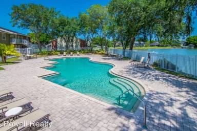Main picture of 202 Lake Parsons Grn