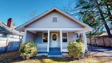 Main picture of 326 Spring St