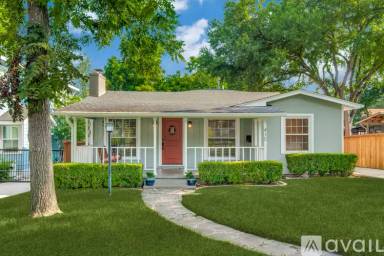 Main picture of 415 Corona Ave