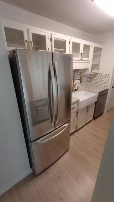 Main picture of 1747 Jack Warner Pkwy