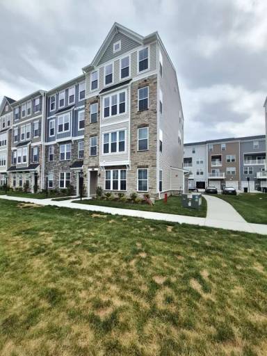 Main picture of 648 Brookwood Glen Ter