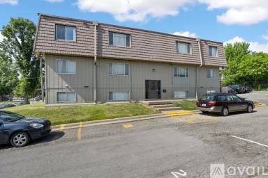 Main picture of 612 S Van Buren St