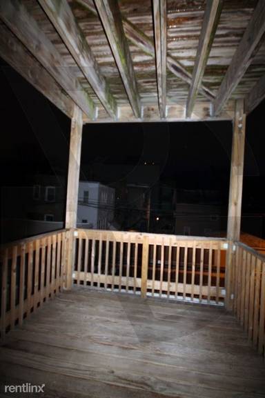 Main picture of 2551 N Southport Ave