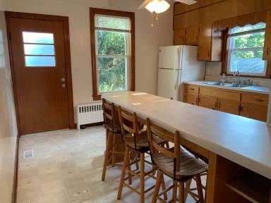 Main picture of 905 Gilbert St