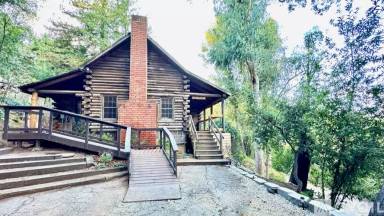 Main picture of 615 Falls Dr