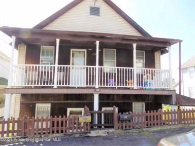 Main picture of 1046 Carmalt St