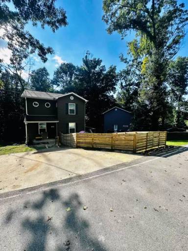 Main picture of 206 Maple Dr