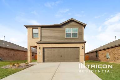 Main picture of 905 Clark Dr