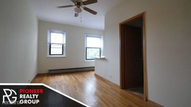 Main picture of 635 W Barry Ave