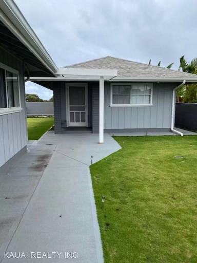 Main picture of 3200 Unahe St