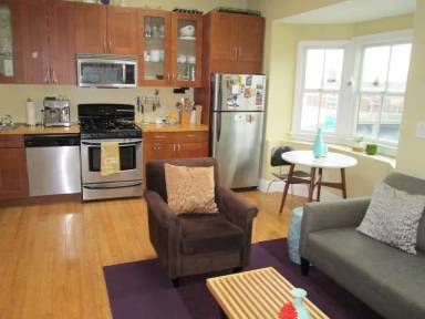 Main picture of 9 Cortes St