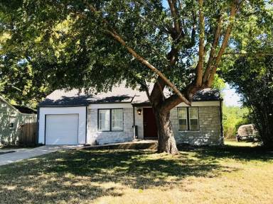 Main picture of 911 S Urbana Ave