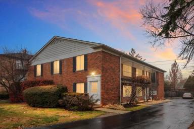 Main picture of 2567 E Maple Rd