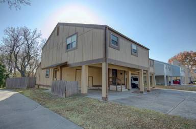 Main picture of 8714 E 27th St