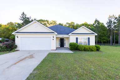 Main picture of 173 Stillwater Dr