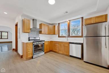 Main picture of 5433 S Millard Ave