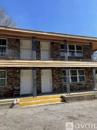 Main picture of 700 Bossier St