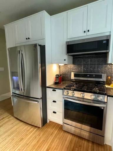 Main picture of 902 Ashland Ave