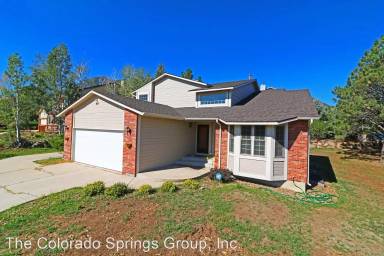 Main picture of 215 Lowick Dr