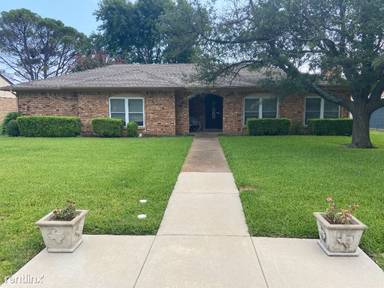 Main picture of 718 Pebblebrook Dr