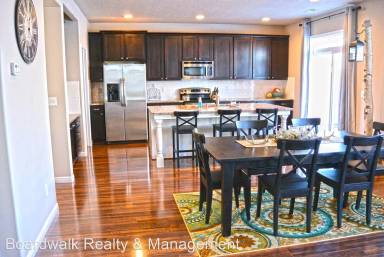 Main picture of 924 N Skipton Dr