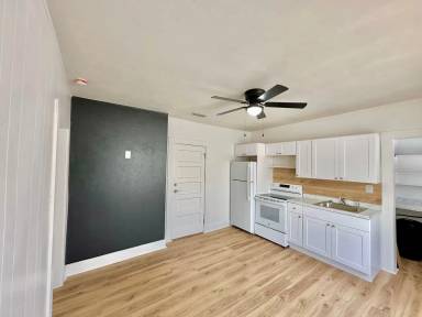 Main picture of 103 NW 10th St