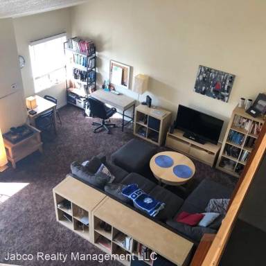 Main picture of 806 Stratford Dr