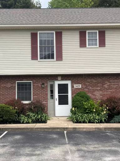 Main picture of 3421 S Oaklawn Cir